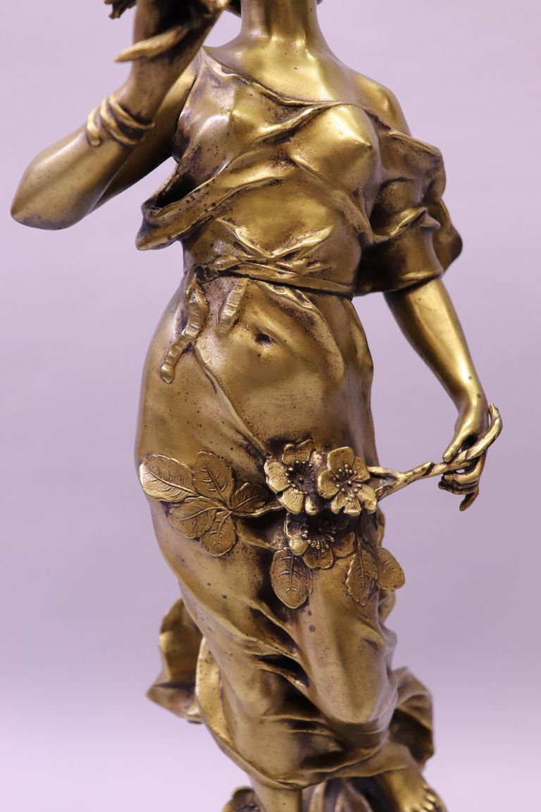 Rousseau Eglantine, ''Lady with flower''