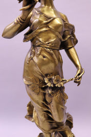 Rousseau Eglantine, ''Lady with flower''