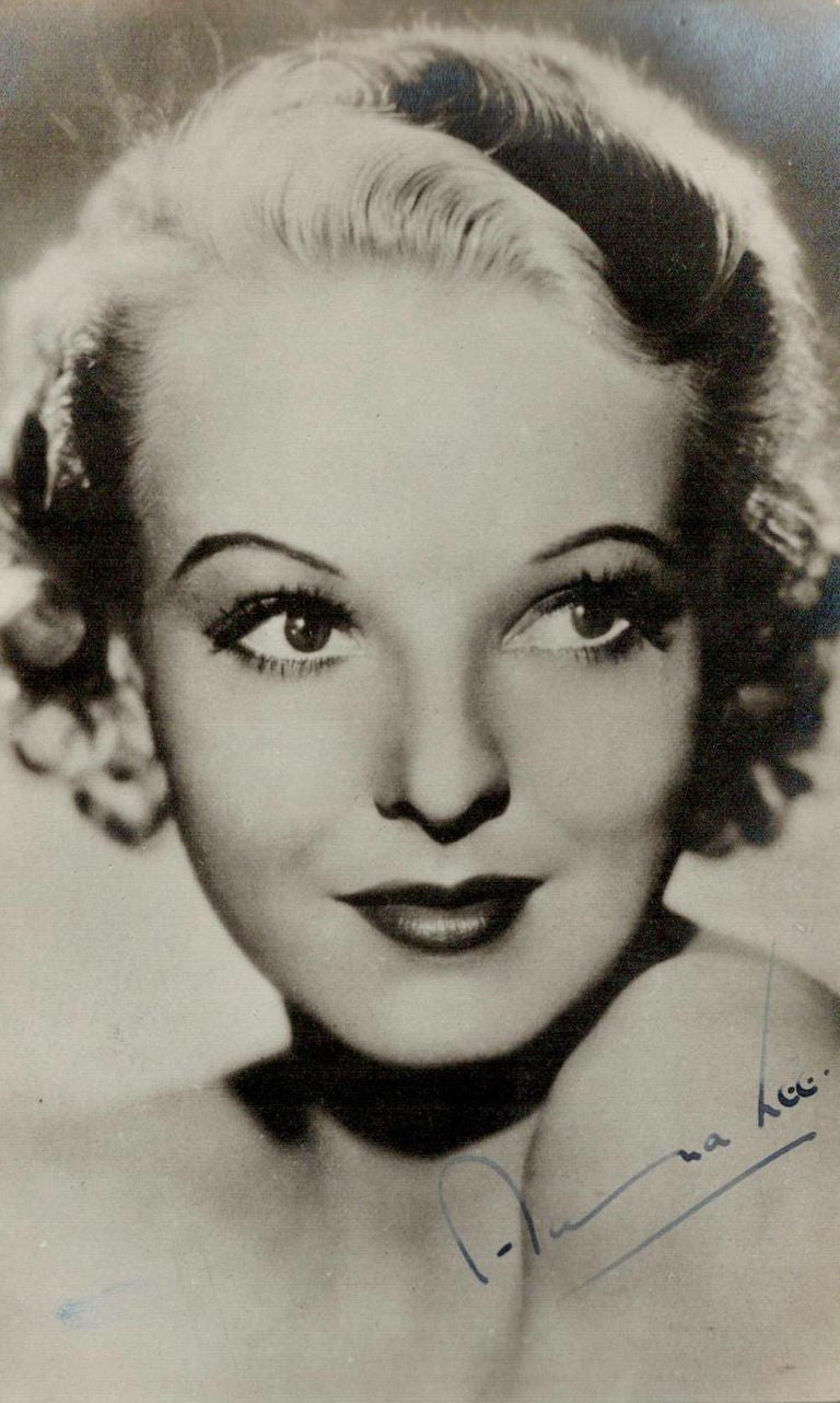 Anna Lee Signed Photograph