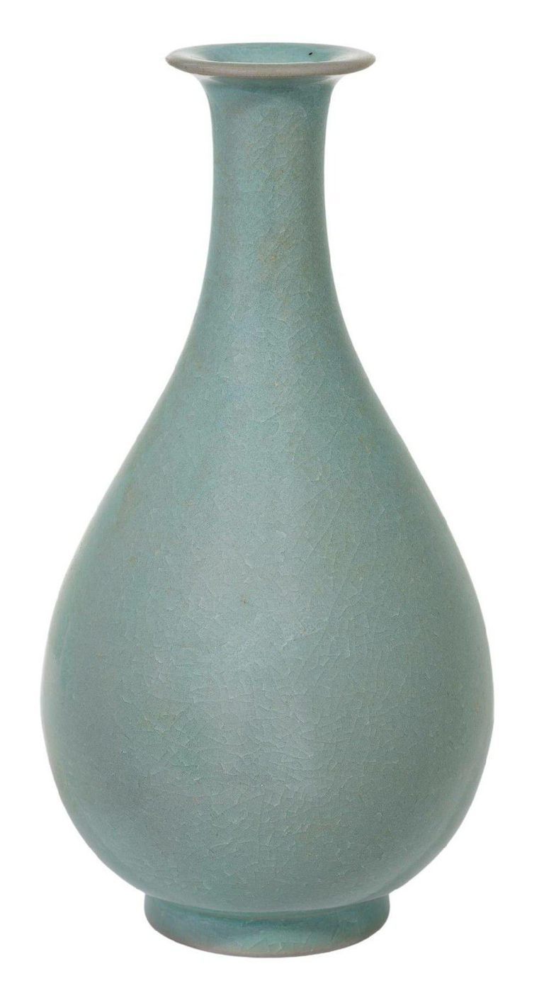 Celadon Glazed Yuhuchunping Form Vase - Exquisite Crackled Elegance