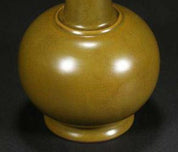 CHINESE QING DYNASTY TEA DUST GLAZE BOTTLE
