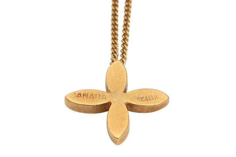 Timeless Elegance: Quatrefoil Necklace with Brilliant Cut Diamond - 18K Gold