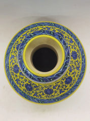 18th Century Chinese Yellow-glazed blue and white garlic bottle