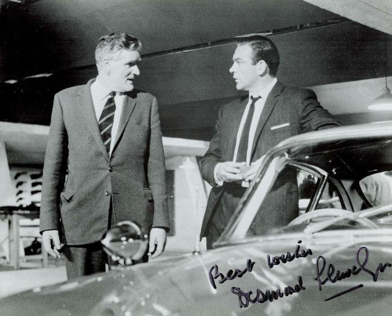 Desmond Llewelyn Signed 10x8 Photograph – Iconic "Q" from James Bond