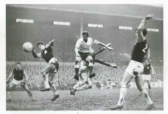 Cliff Jones Signed Black & White Print – 1960/61 Double-Winning Season