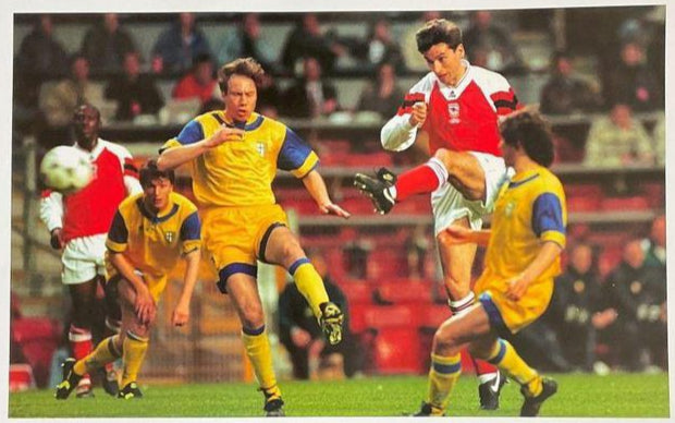 Alan Smith Signed 22x16 "Cup Kings" Series - European Cup Winners' Cup Final 1994