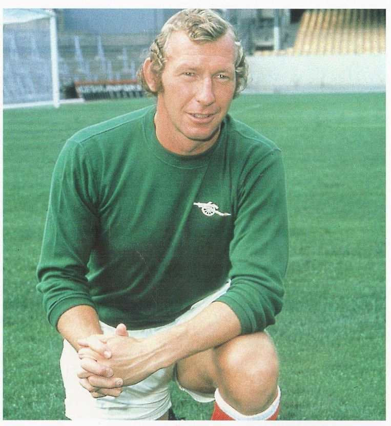 Bob Wilson Autographed 10x8 Photo - Arsenal Goalkeeping Legend in Close-Up