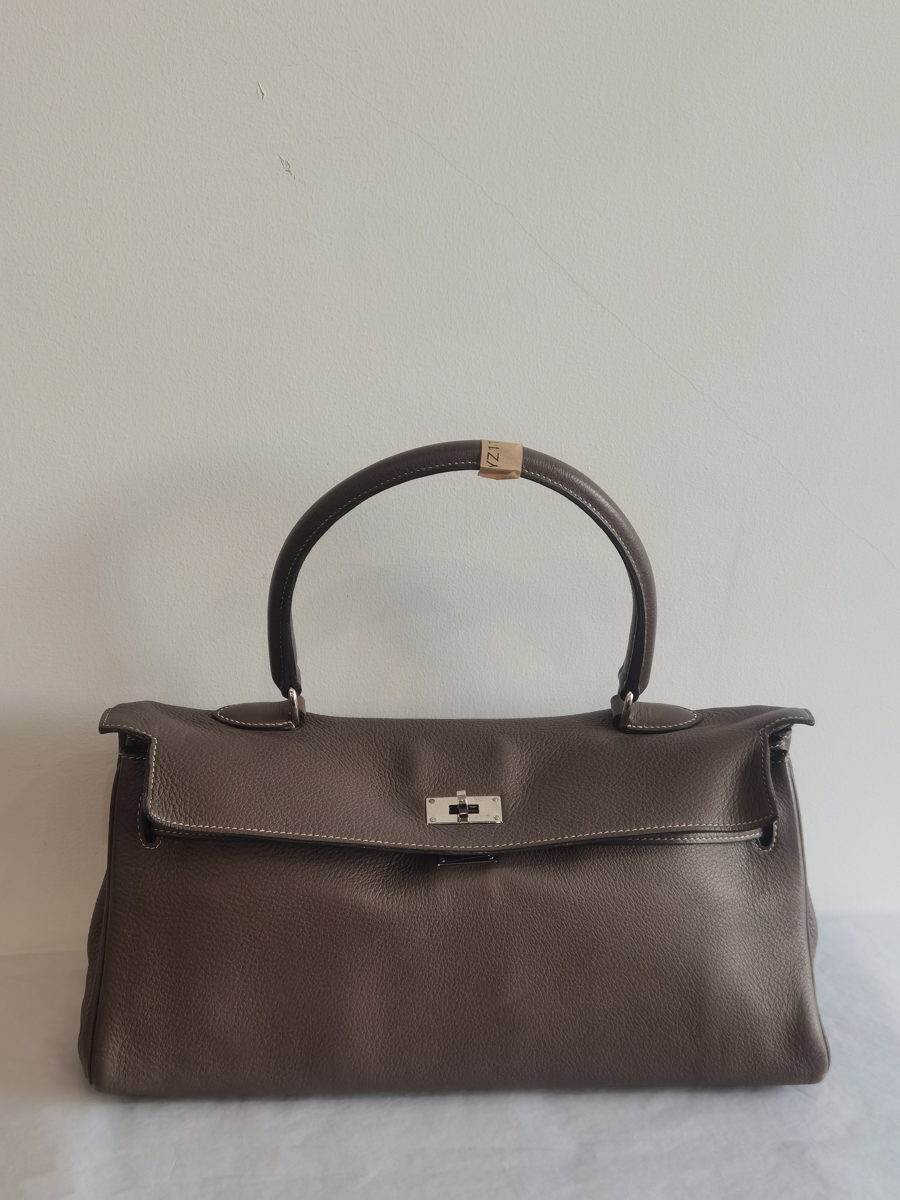 Hermès 2009 Etoupe Veau Taurillon Clemence Kelly 42 Shoulder Handbag with Palladium Hardware