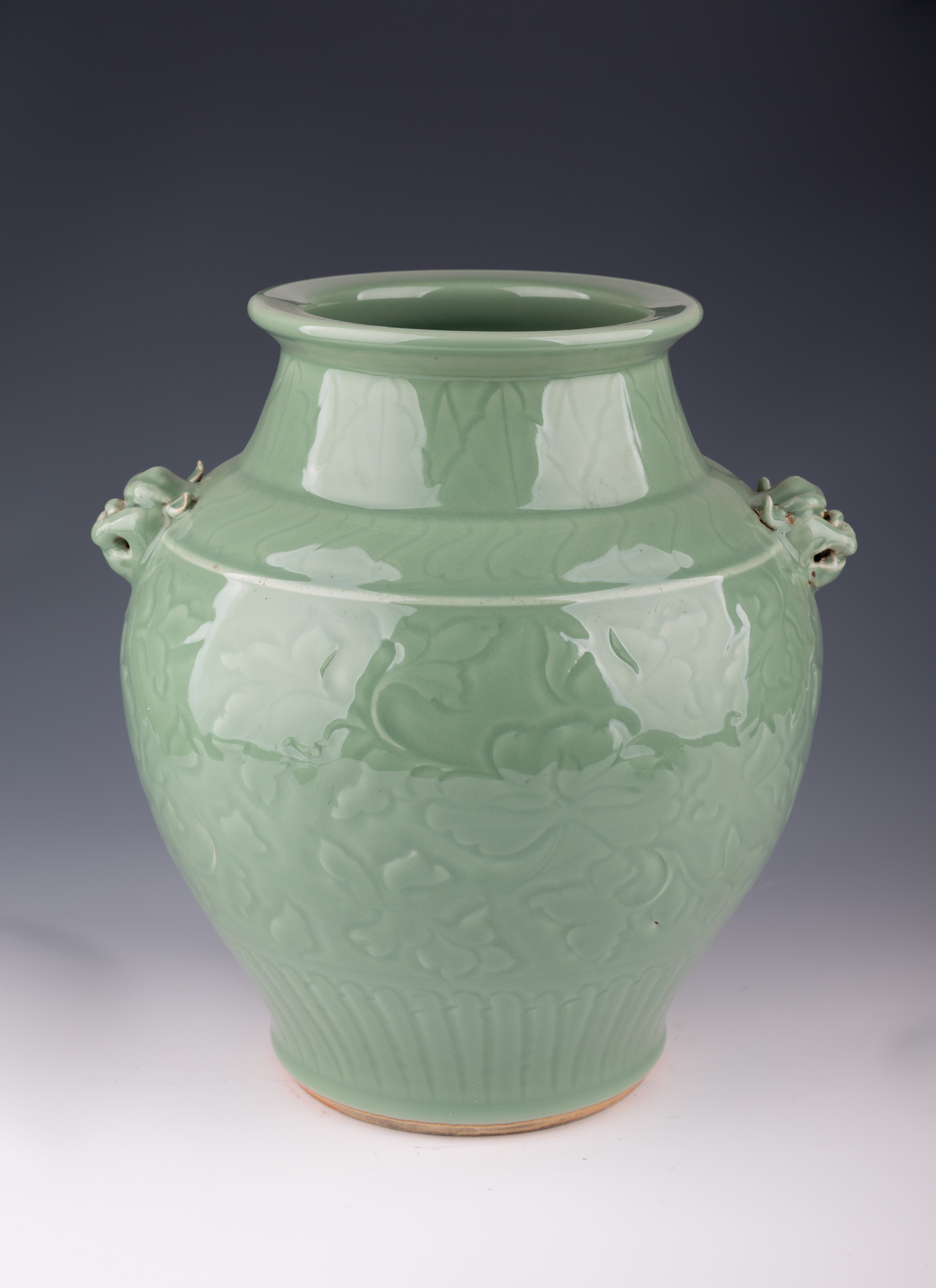 Longquan Kiln Flower Picking Zun