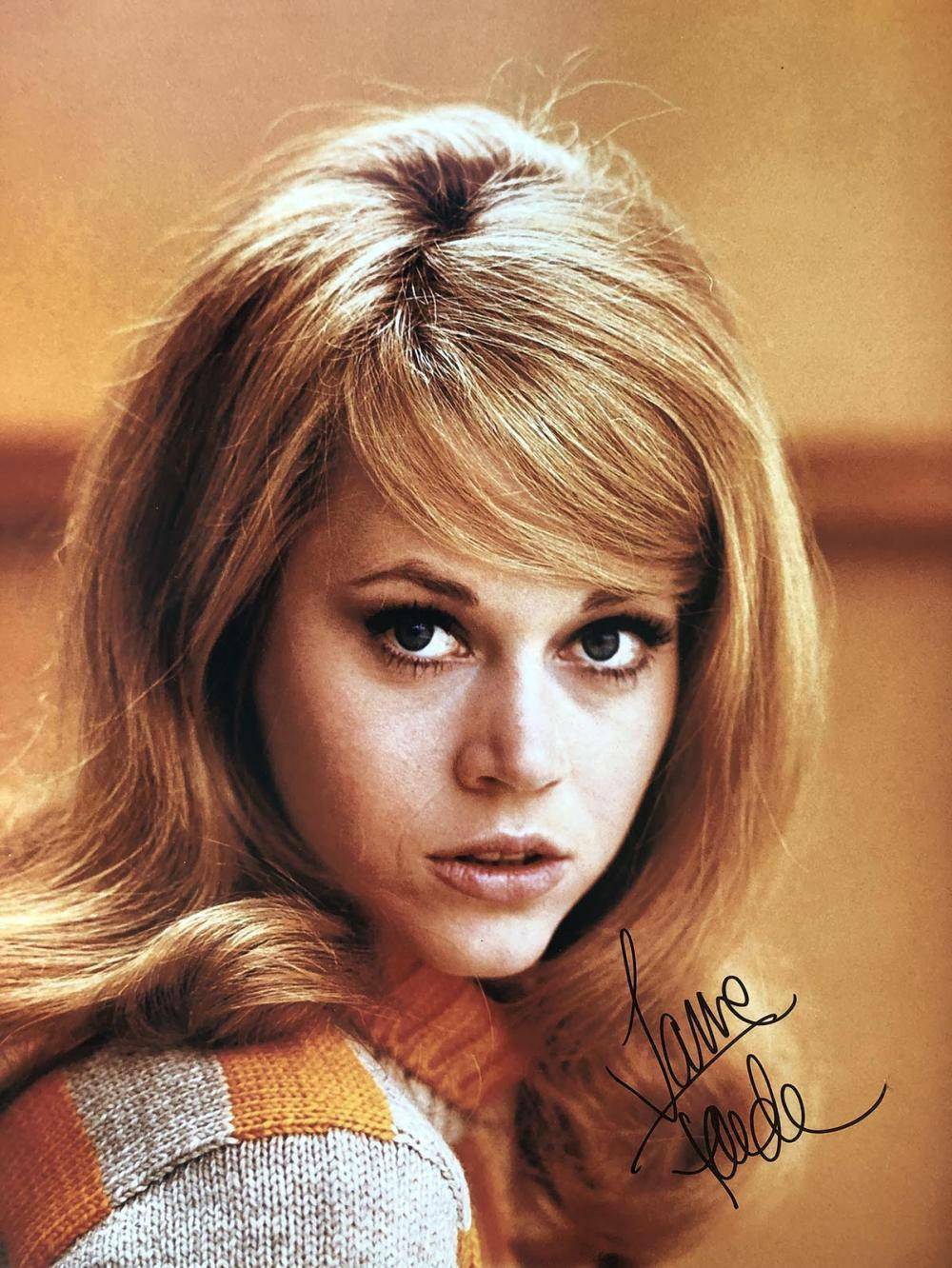 Jane Fonda Autographed Photo - Genuine Signature - 11x14 Inches - Academy Award