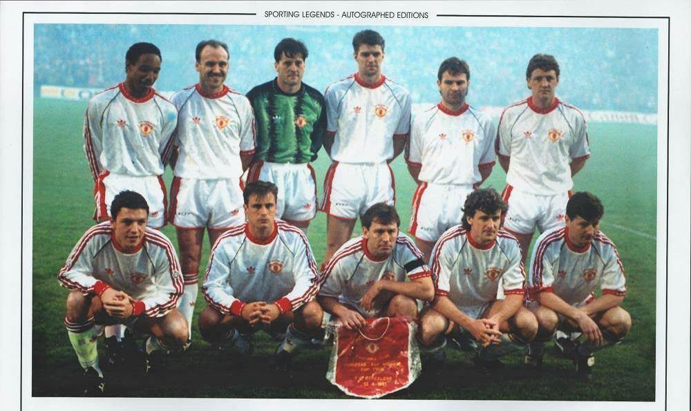 Brian Robson Signed 16x12 Photo - Manchester United's European Cup Winners' Cup