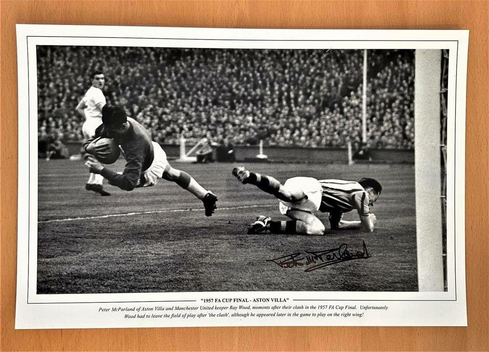 Peter McParland Signed 12x18 Black and White Photo - 1957 FA Cup Final