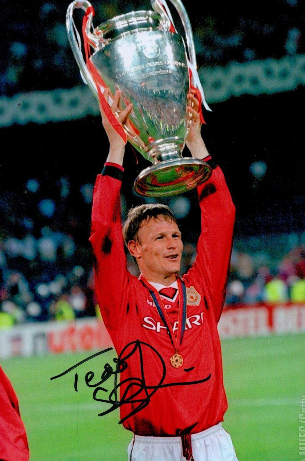 Teddy Sheringham Signed 12x8 Colour Photograph - Manchester United Memorabilia