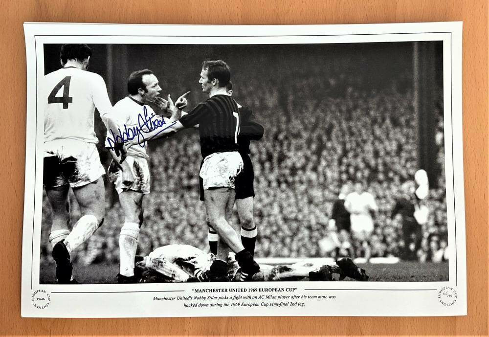 Nobby Stiles Signed 12x18 B&W Photo - Iconic 1969 European Cup Moment