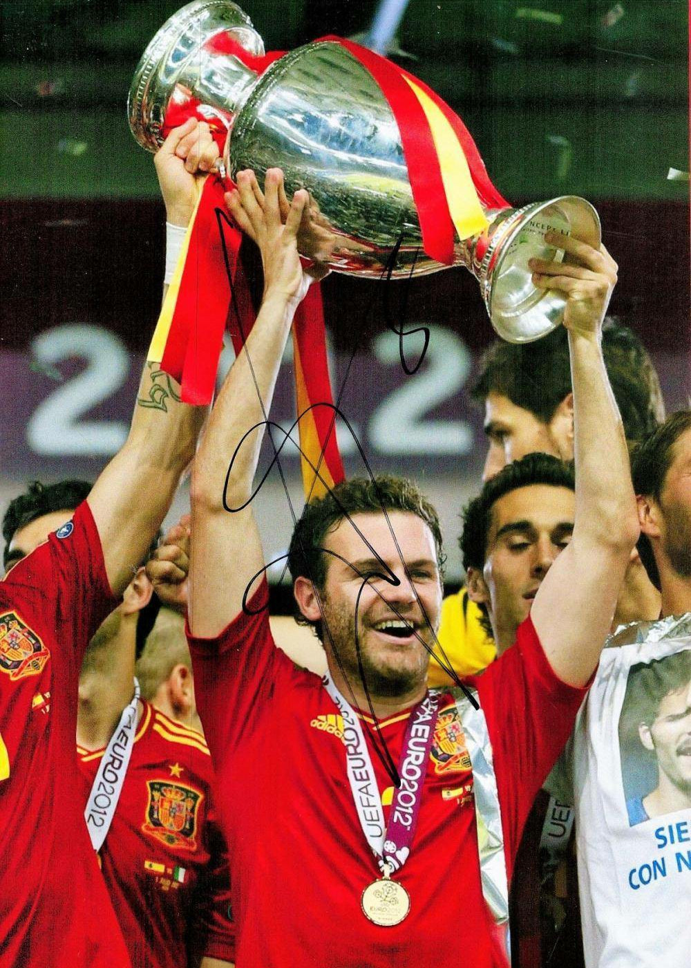 Juan Mata Signed 12x8 Spain Colour Photo - Manchester United Star