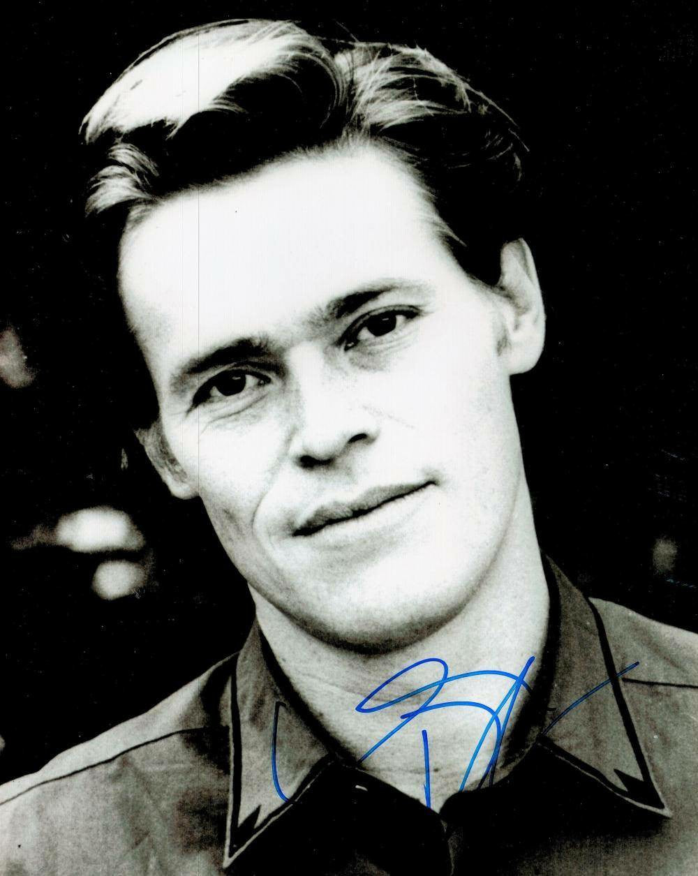 Willem Dafoe Autographed 10x8 Black and White Photo - American Actor