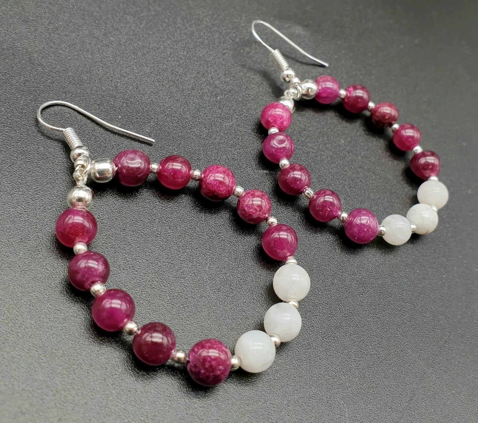 Elegant Three-Row Ruby and White Jade Necklace Set with Matching Earrings - 68g