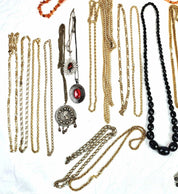 Chic Treasures: Batch of Quality Costume Jewelry - Eclectic Mix, Fashionable Fin