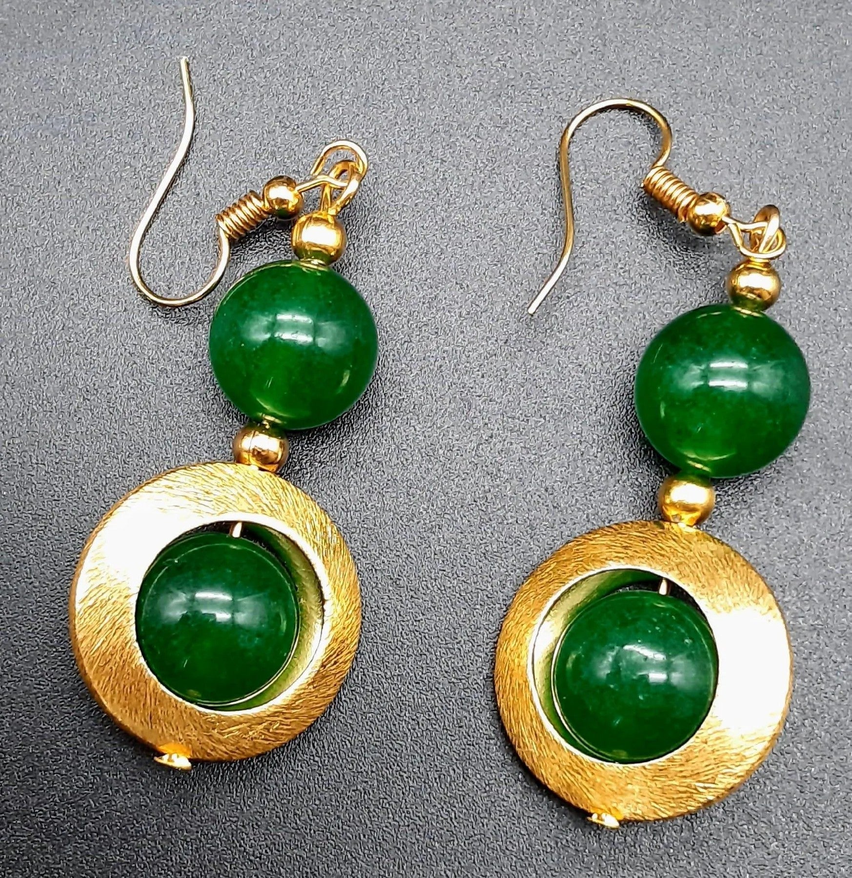 Vintage-Inspired Green Jade and Gold-Plated Necklace with Matching Earrings - 60s