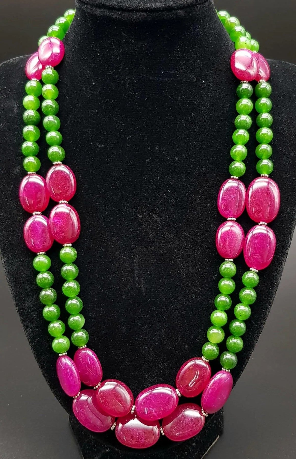 Opulent Elegance: 650ct Jade & Ruby Necklace, 0.3"-0.8" Beads, 17.3"-19" Length