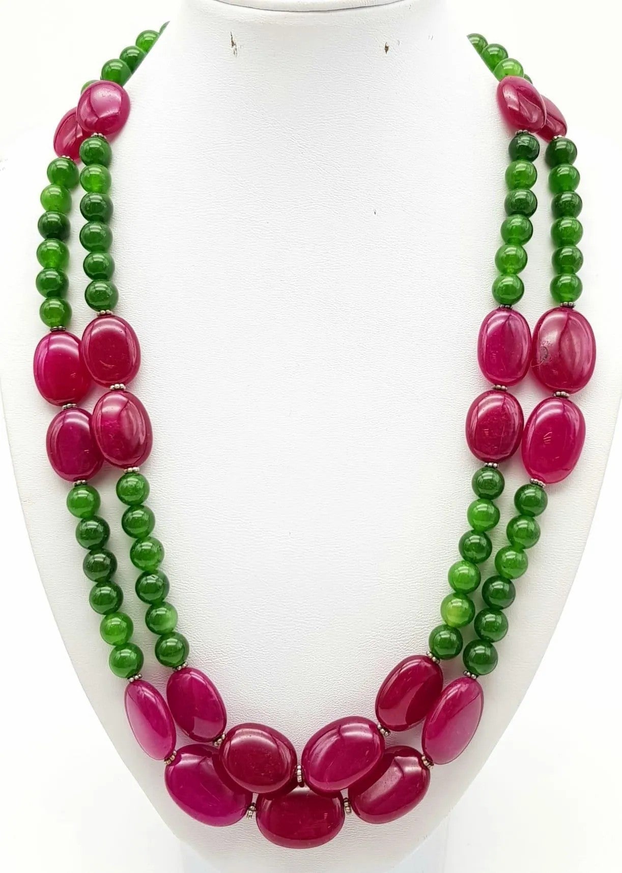 Opulent Elegance: 650ct Jade & Ruby Necklace, 0.3"-0.8" Beads, 17.3"-19" Length