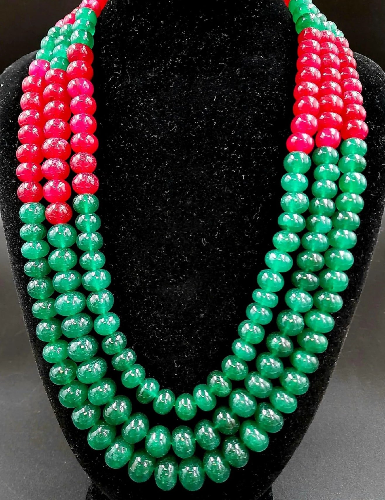 Radiant Elegance: 100ct Three-Strand Ruby and Emerald Bead Necklace - 46cm