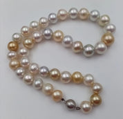 Chic Single Row String of Pearls Necklace - Vibrant Yellow and White Pearls