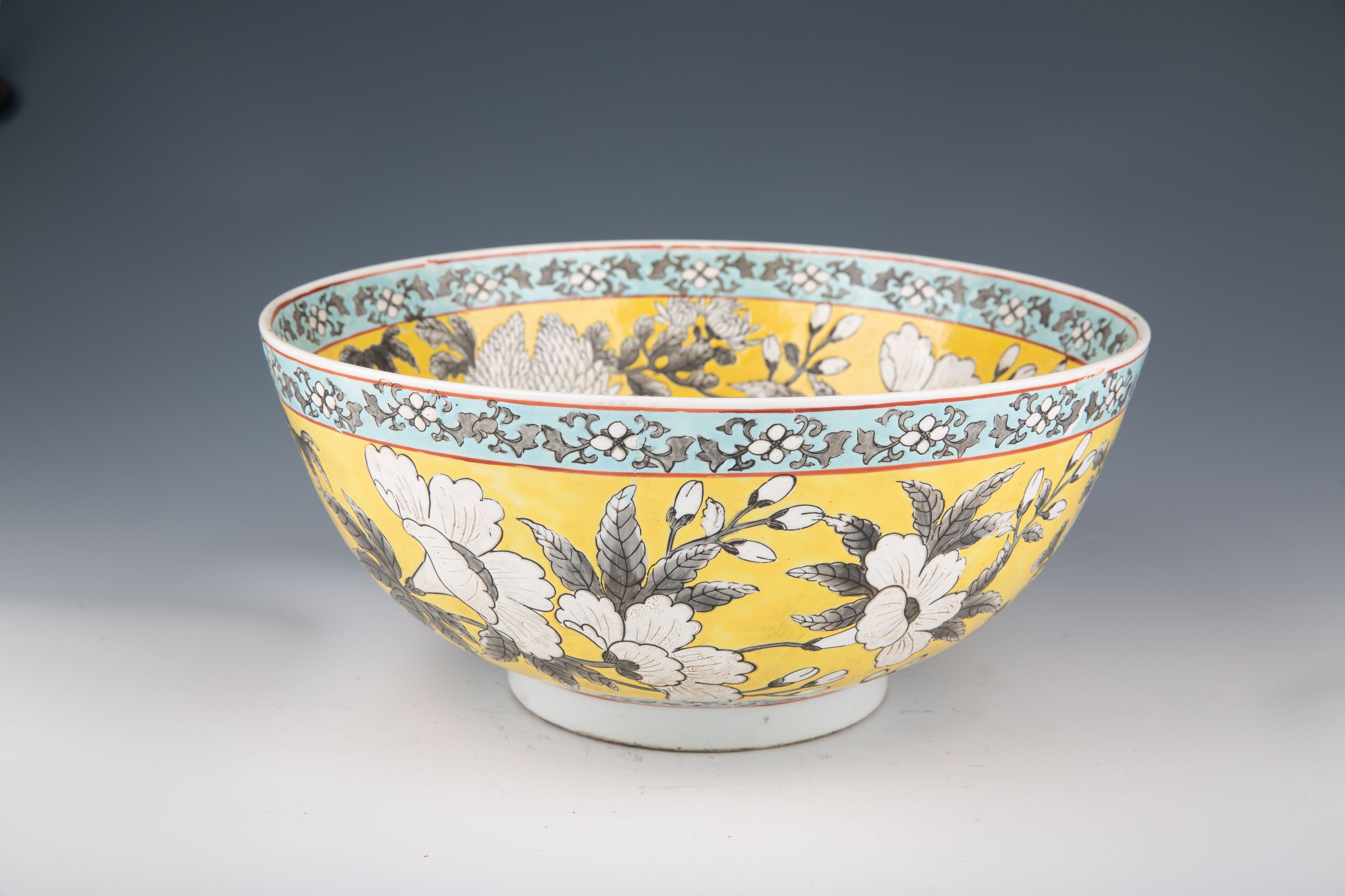 Chinese Royal Porcelain Panqu Wine Bowl