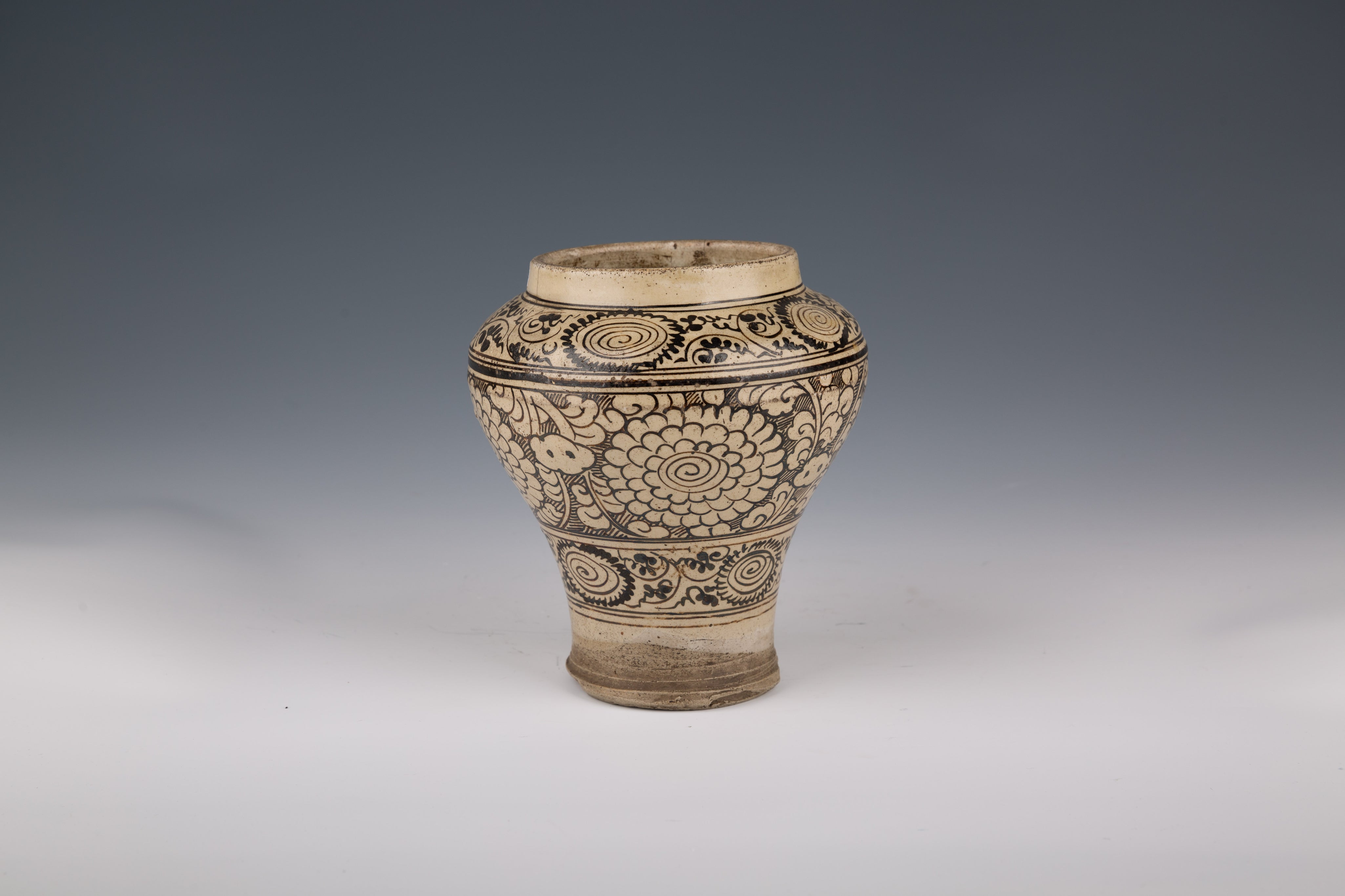 Small pottery with Chrysanthemum details