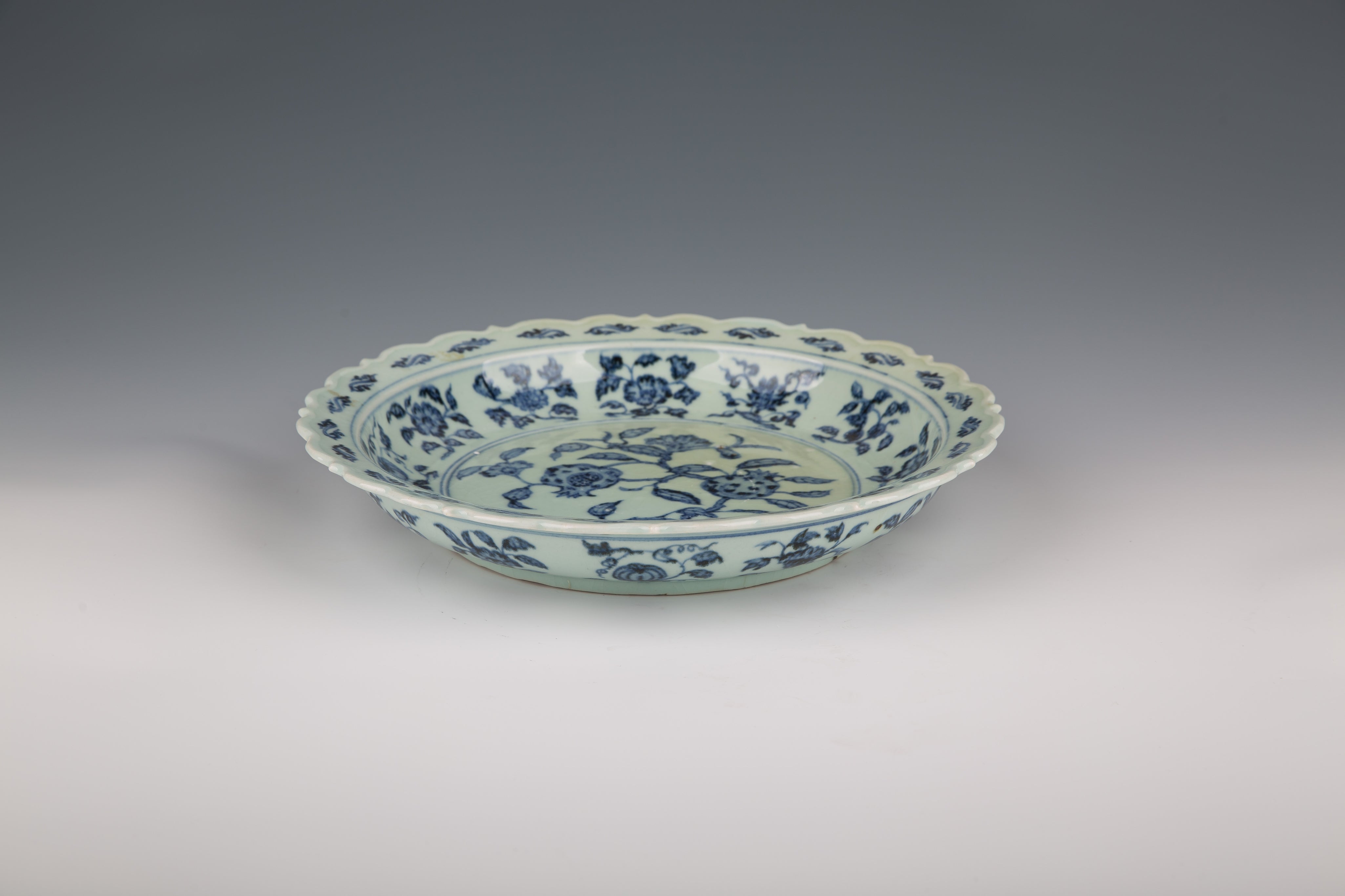 Chinese blue and white porcelain fan-shaped bowl