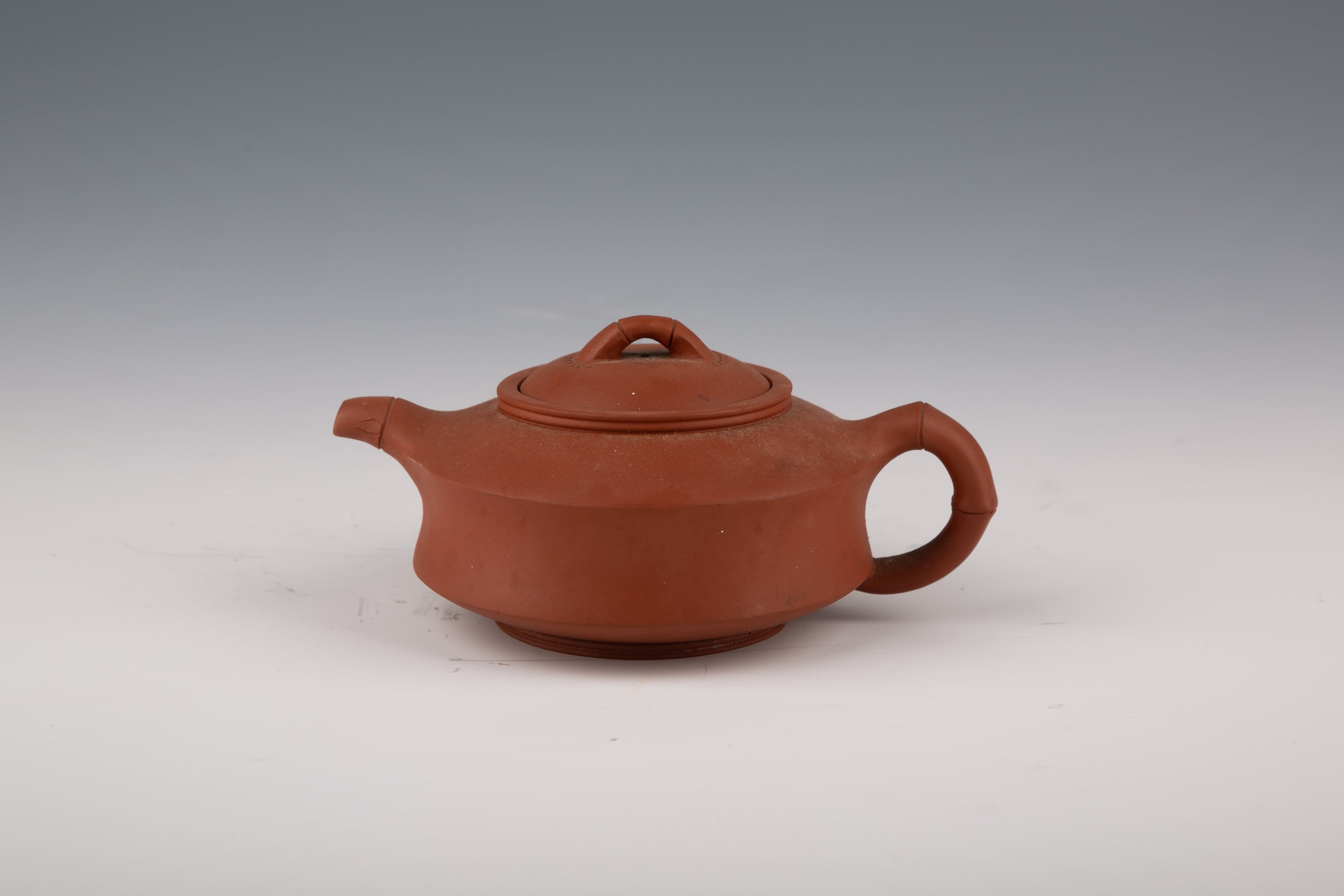 Two tea pots in Yixing from China