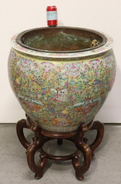 Chinese rhubarb powder porcelain flower pot