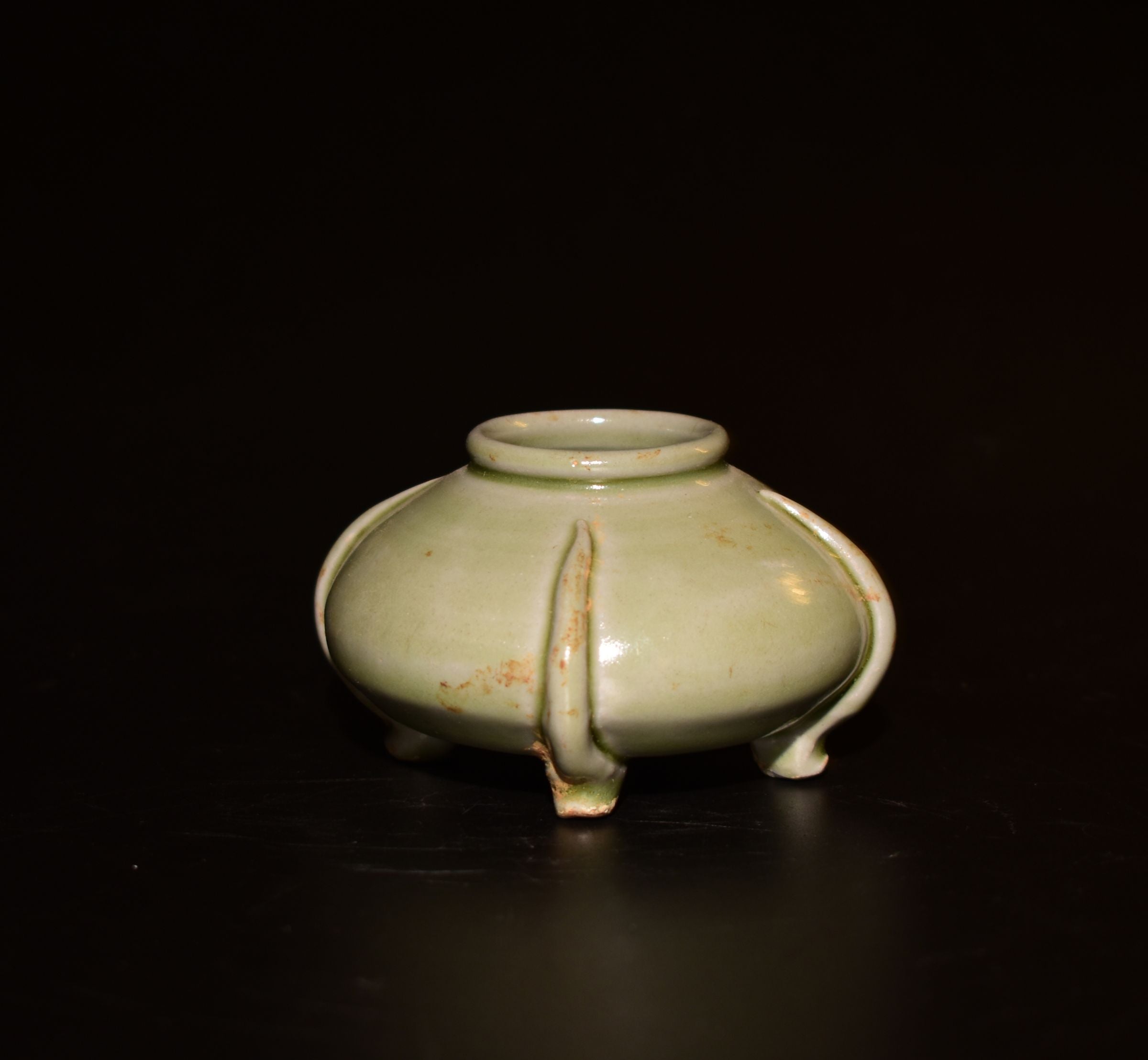 Yue Kiln Water Basin in Song Dynasty