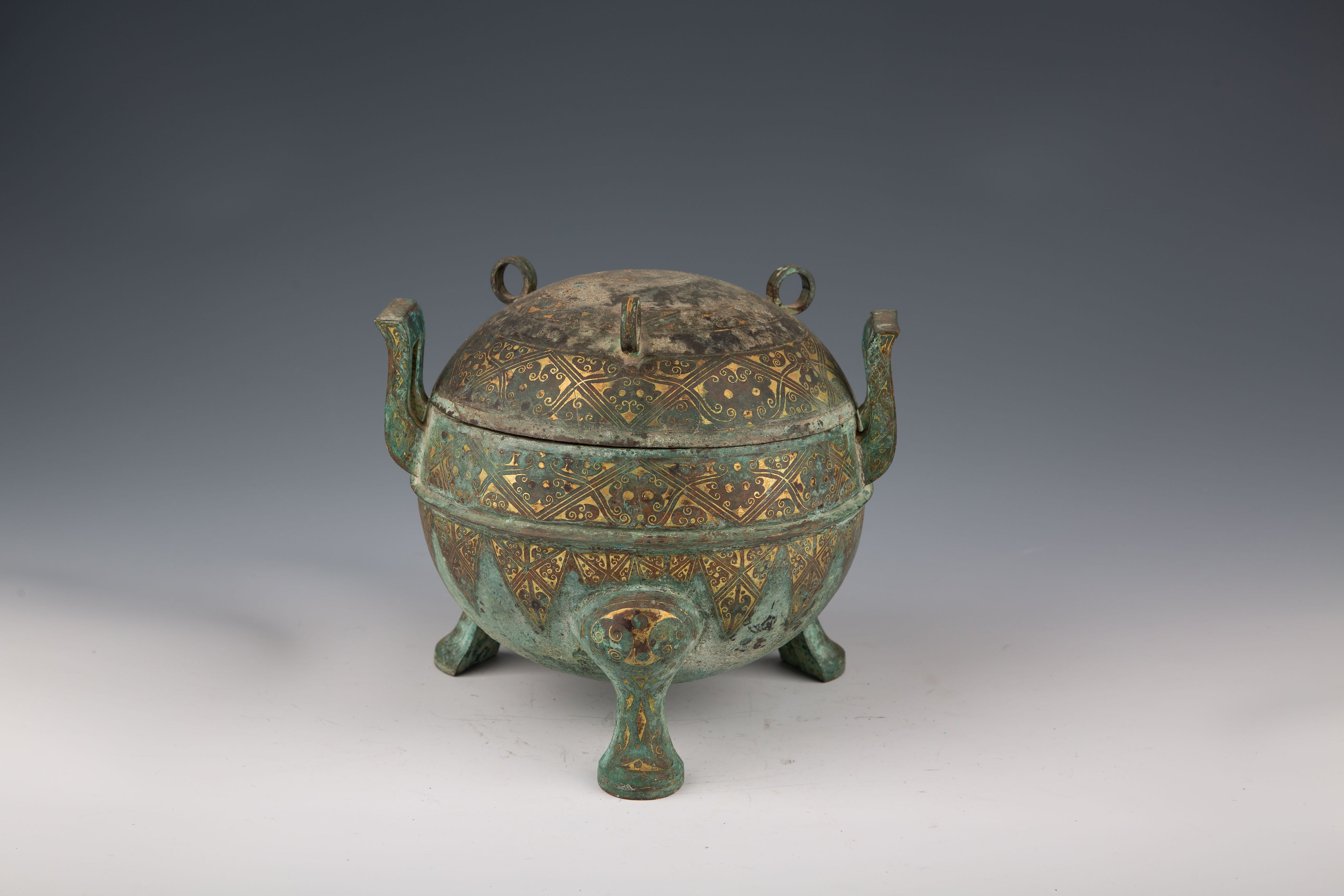 Chinese Bronze Ritual Tripod Food Vessel with Cover