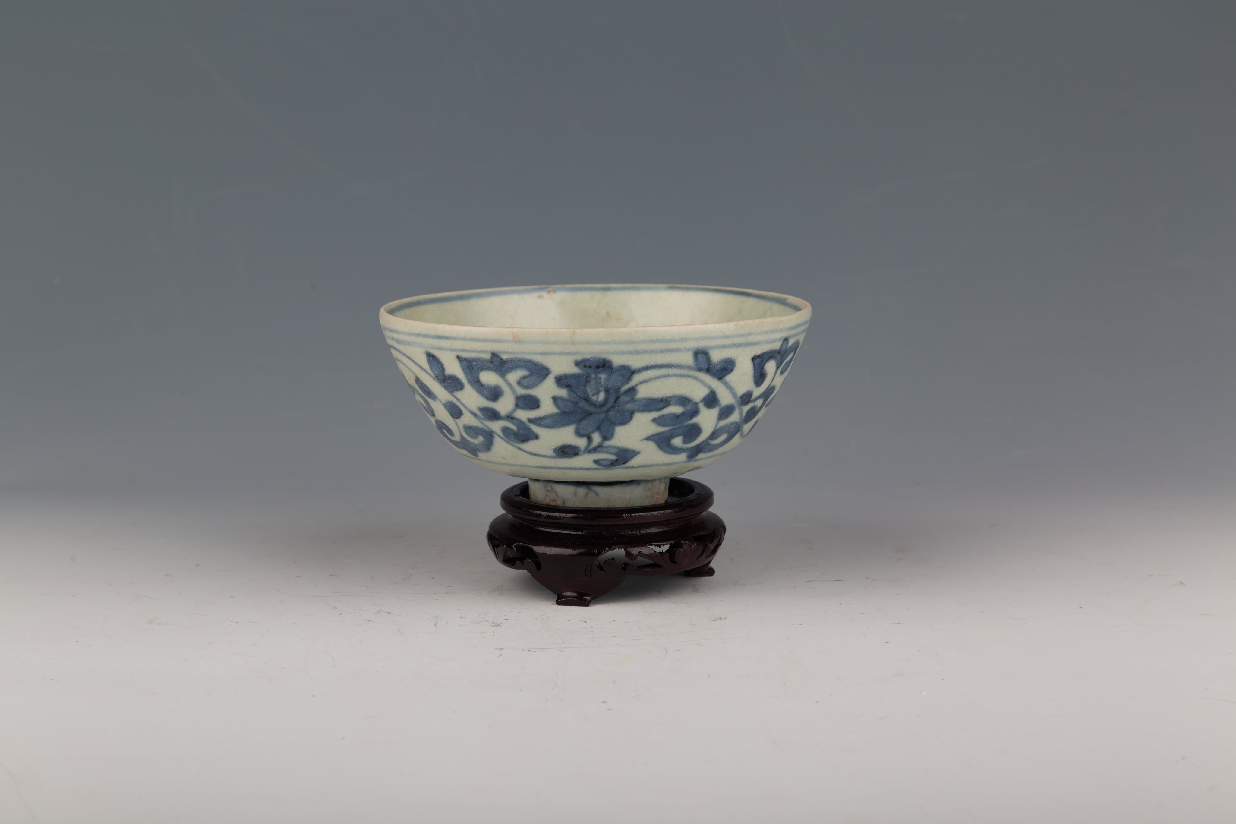 Two Chinese Kangxi Period Blue and White Porcelain Sunken Bowls