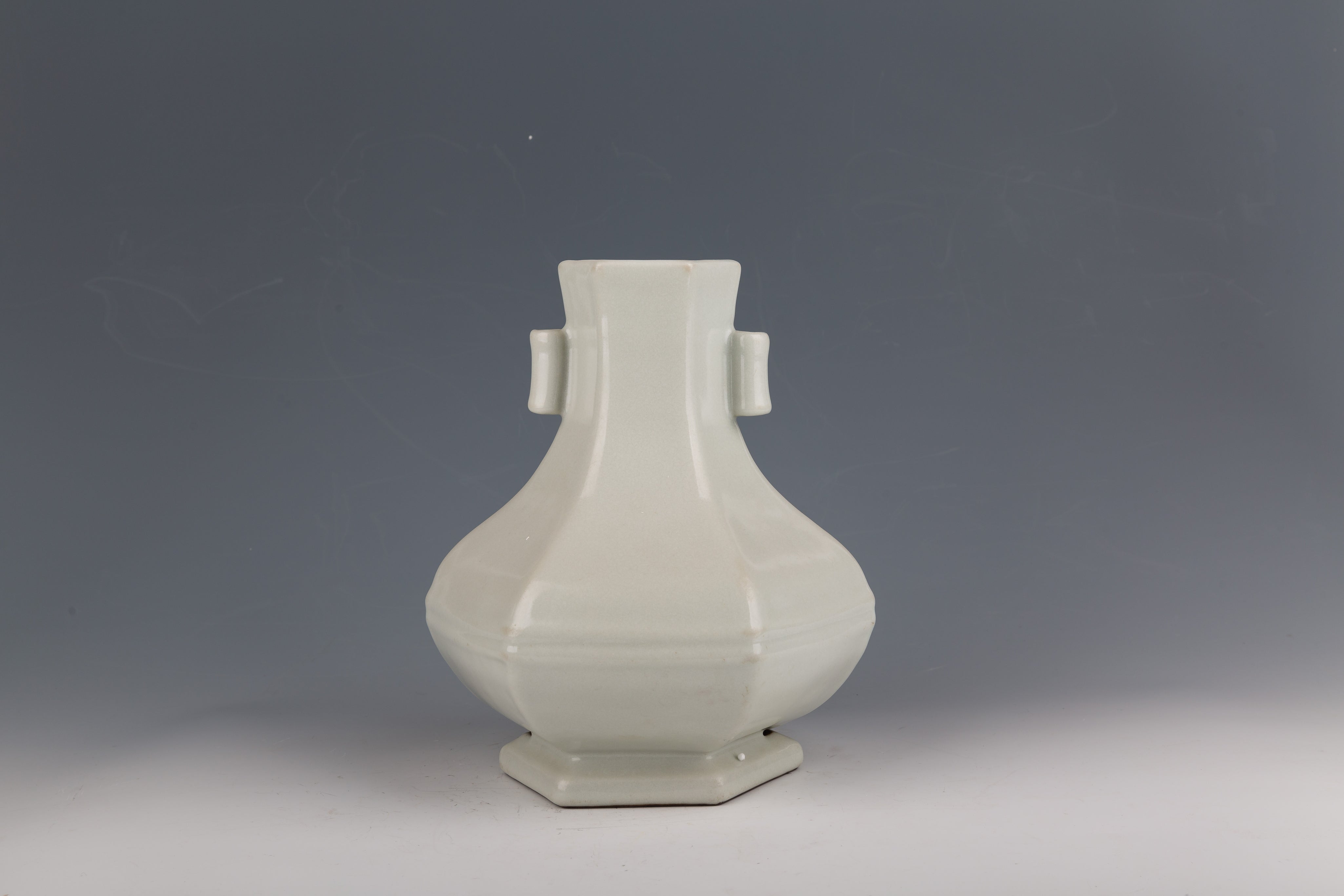 Ru shaped white glazed hexagonal vase