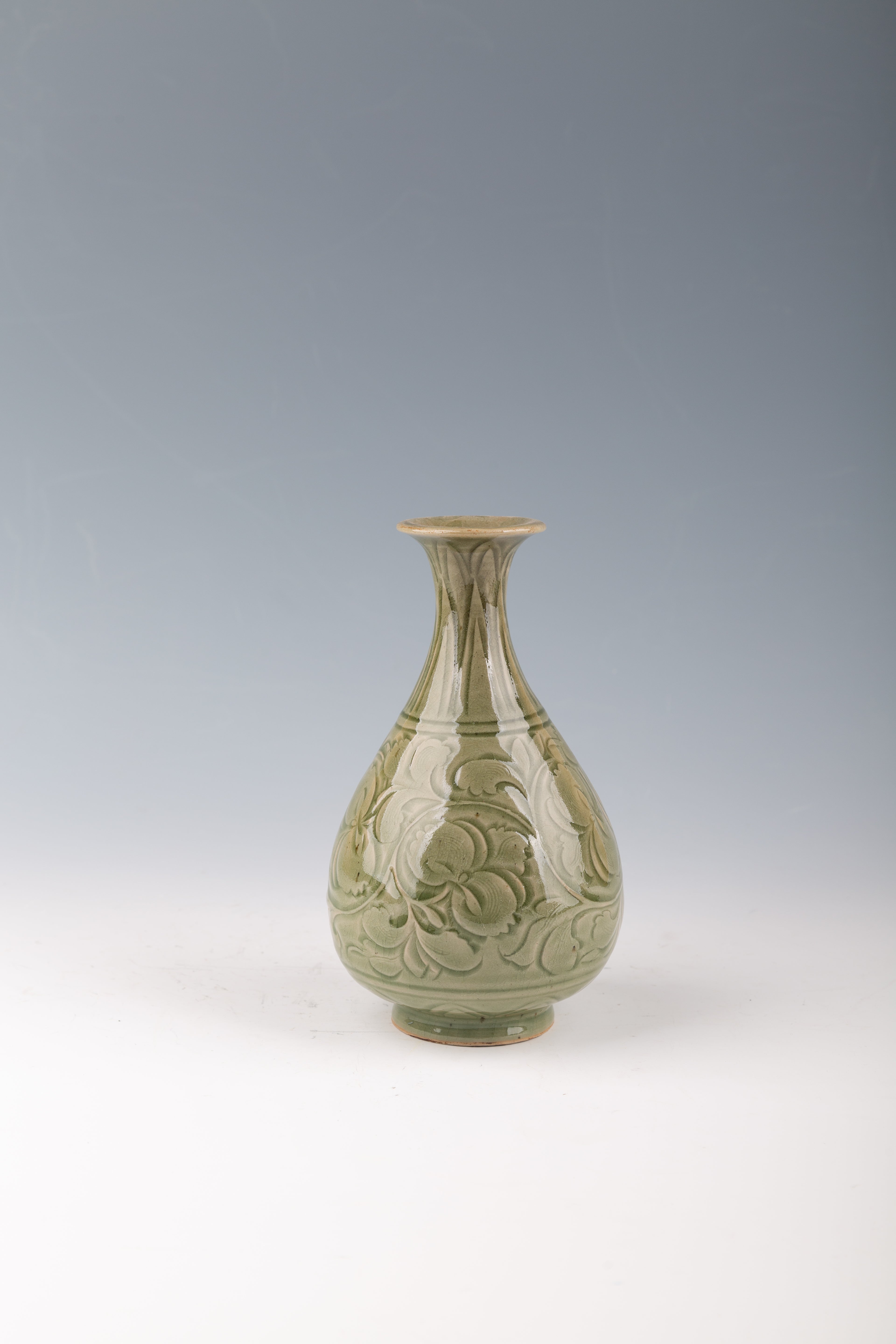 Yushu Spring Flat Vase