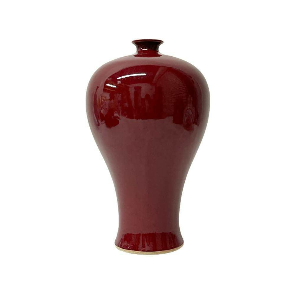 Elegant H12.99 inches Red Porcelain Vase - Timeless Beauty and Rich Hues