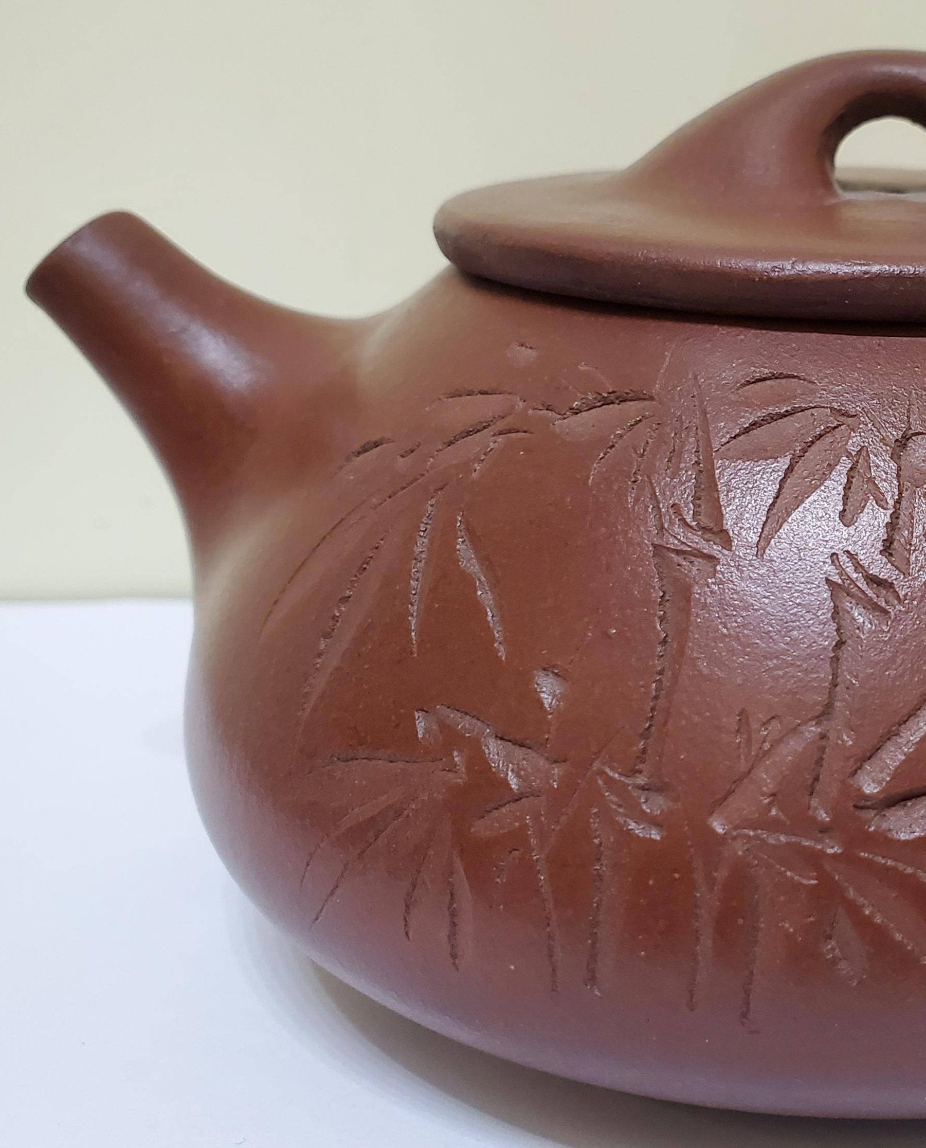 Tripod Teapot with 'Gu Jingzhou' Inscribed