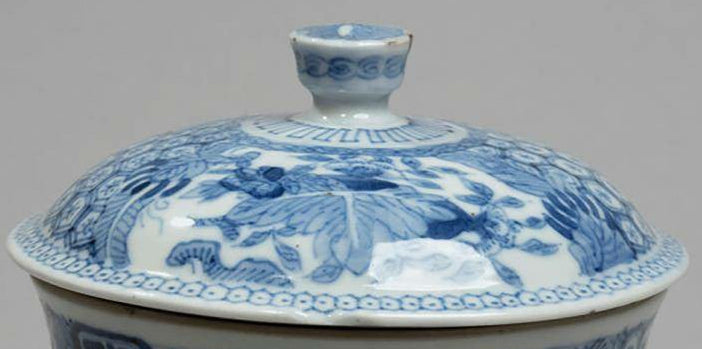 Early 20th Century Vietnamese Blue Decorated Covered Porcelain Bowl with Pomegranate Motifs