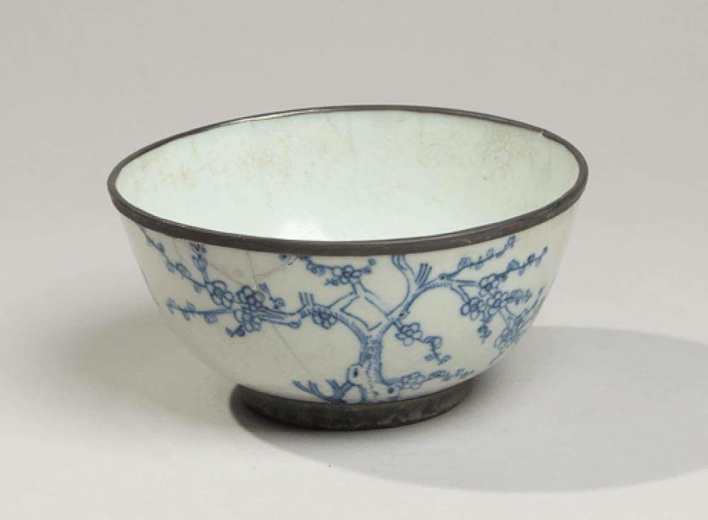 Timeless Beauty! 19th Century Blue and White Porcelain Bowl - Vietnamese Hue