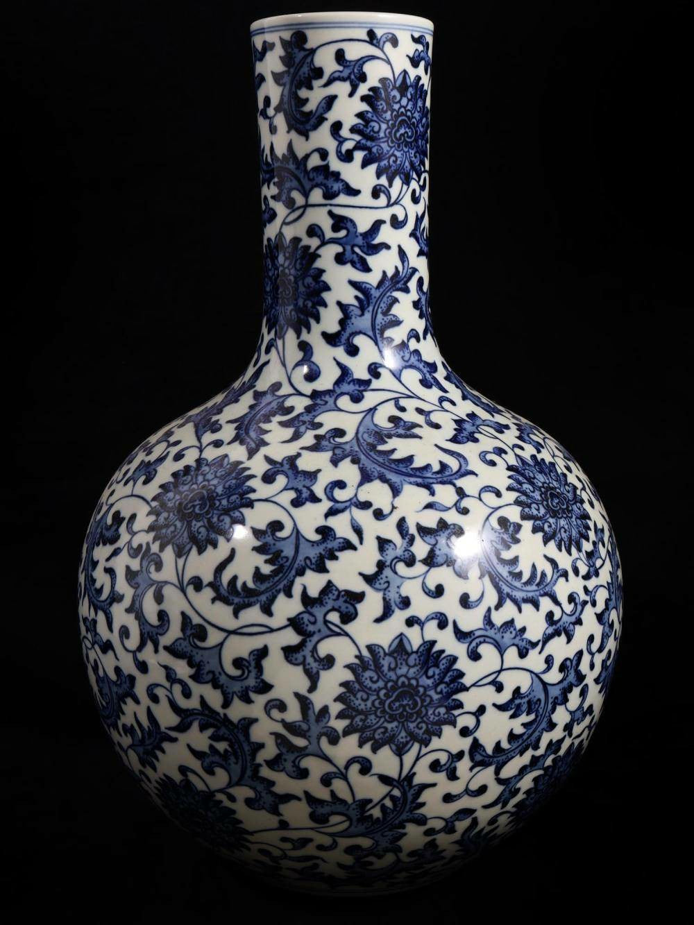 Chinese Qianlong Period Blue and White Porcelain Vase with Floral Motif