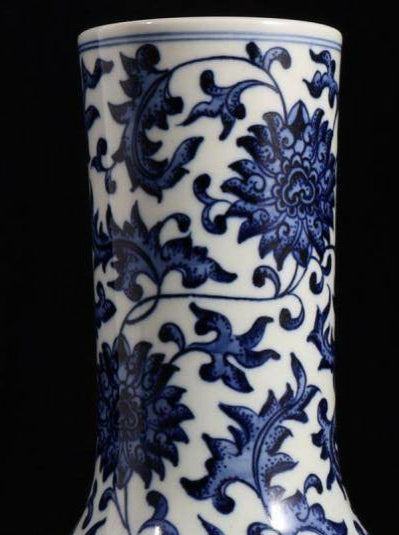 Chinese Qianlong Period Blue and White Porcelain Vase with Floral Motif