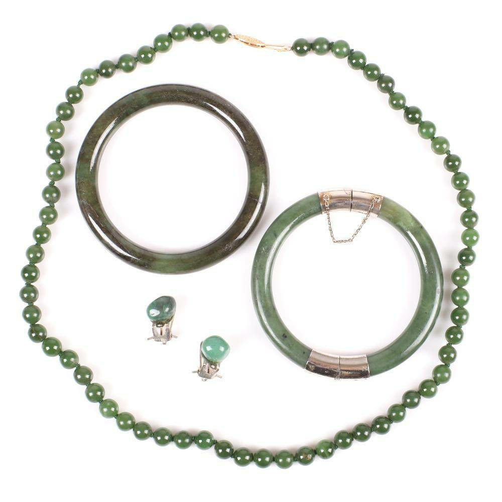 Timeless Elegance! Vintage 4pc Chinese Jade Jewelry Set