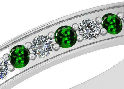 Certified 0.25 Ctw VS/SI1 Tsavorite and Diamond Band Ring