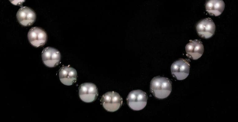 14K White Gold and Tahitian Pearl Necklace