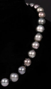 14K White Gold and Tahitian Pearl Necklace