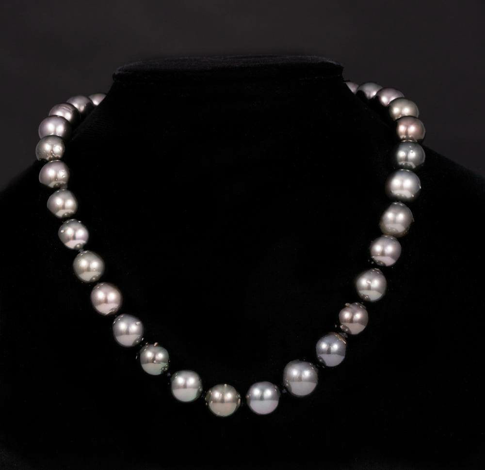 14K White Gold and Tahitian Pearl Necklace