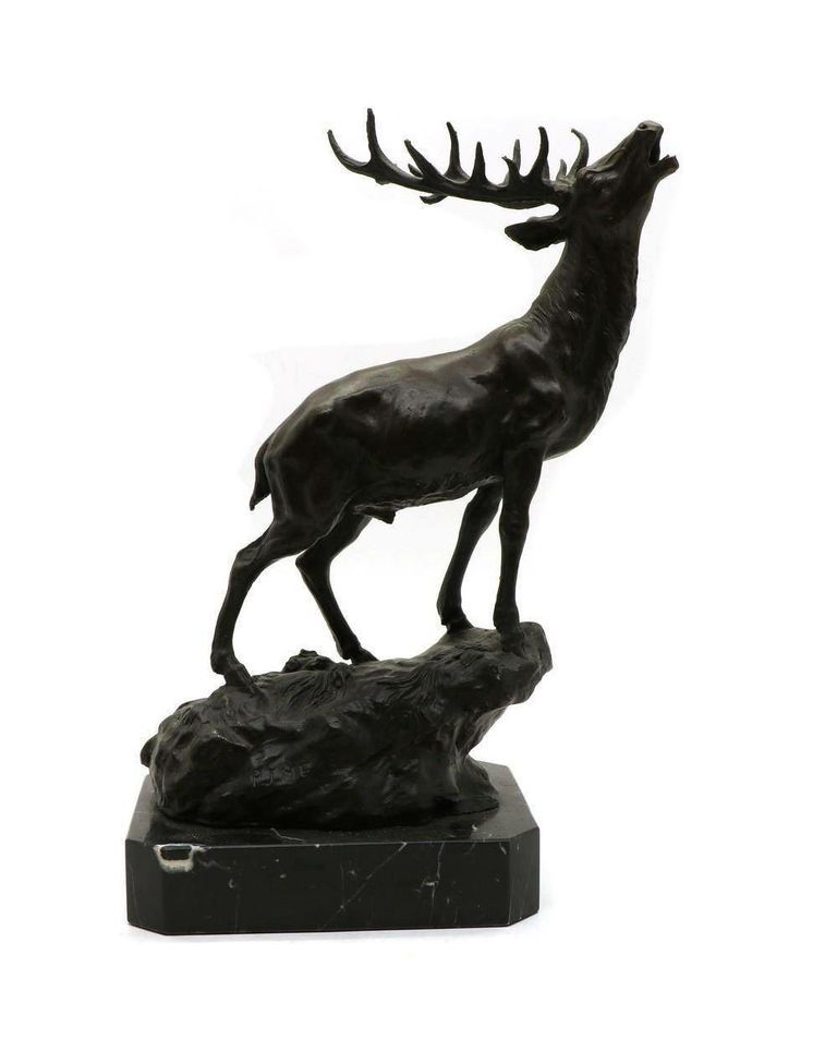 Elegance in Bronze: After Pierre-Jules Mene Stag Sculpture - A Majestic Tribute