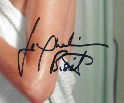 Actor Jacqueline Bisset Signed 10x8 Colour Photograph